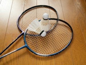 バドミントンダブルスで勝つための戦術とは？攻撃と守りの必勝法を解説