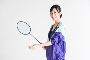 バドミントンの壁打ち練習法を詳しく解説。壁打ちで格段に強くなれる！